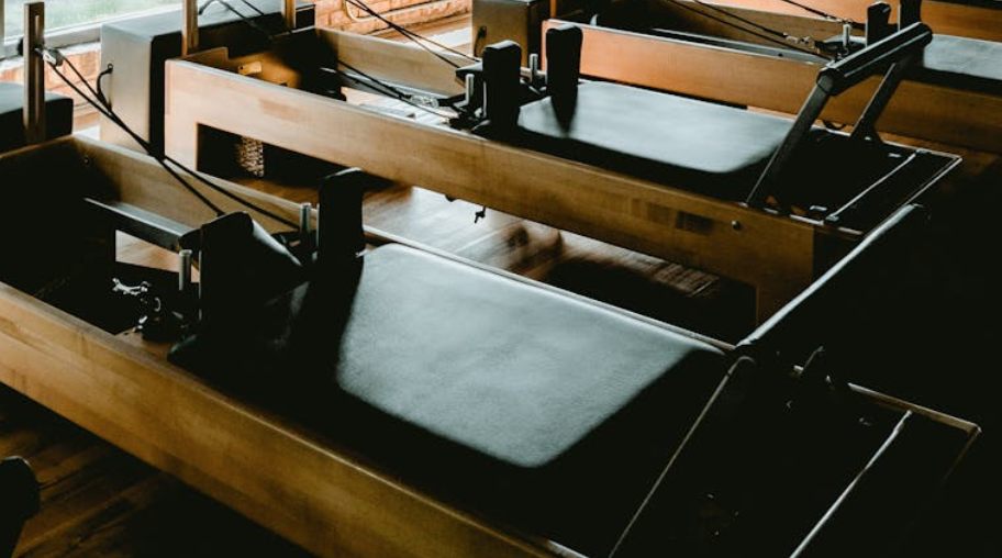 Pilates con macchine a Brescia: perché scegliere il metodo su Reformer e grandi attrezzi
